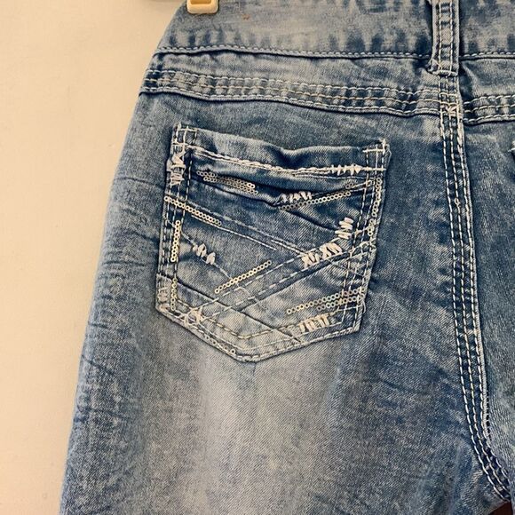 Amethyst distressed denim jeans with decorative pockets Size 9 Inseam 25” - Picture 7 of 9